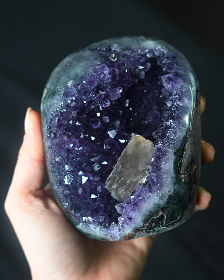 Amethyst Druzy Freeform w Calcite